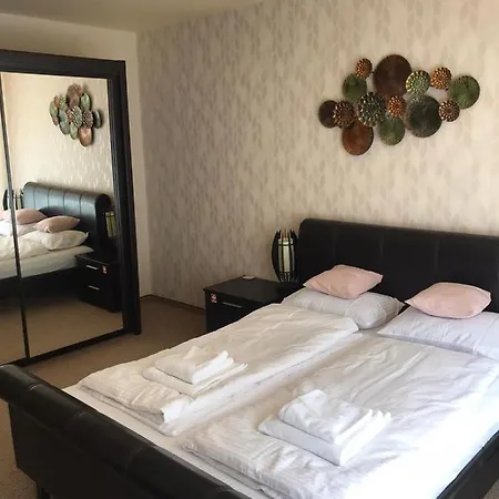 Xili's Relax And Chill Apartment, Netflix, Peaceful Location In Appartamento Braşov