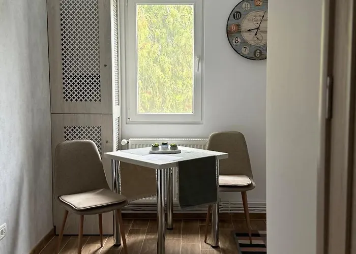 Xili's & Free Private Parking *