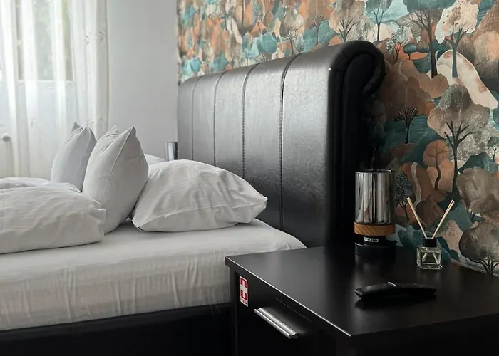 Xili's & Free Private Parking