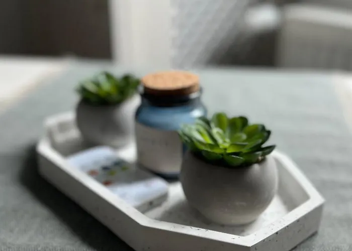 Xili's & Free Private Parking