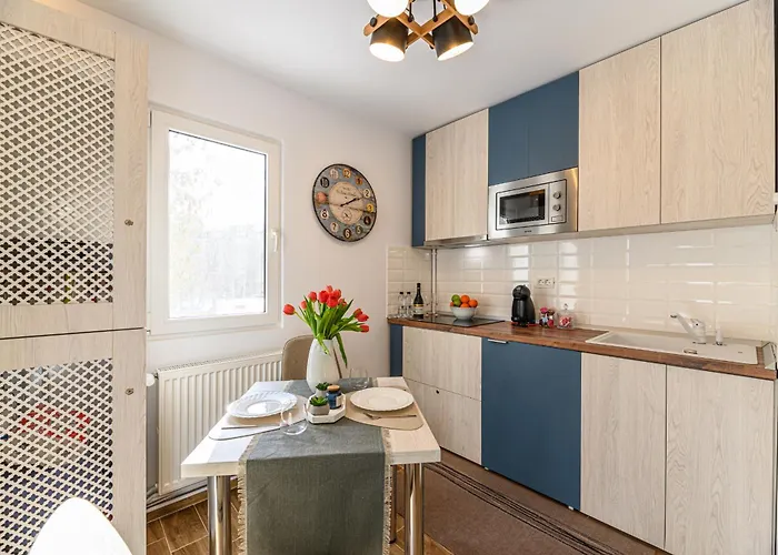 Xili's & Free Private Parking